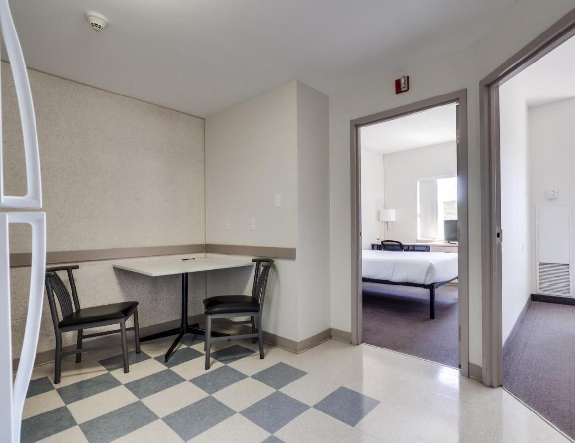 Residence & Conference Centre - Niagara-On-The-Lake Saint Catharines Bagian luar foto