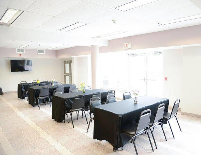 Residence & Conference Centre - Niagara-On-The-Lake Saint Catharines Bagian luar foto